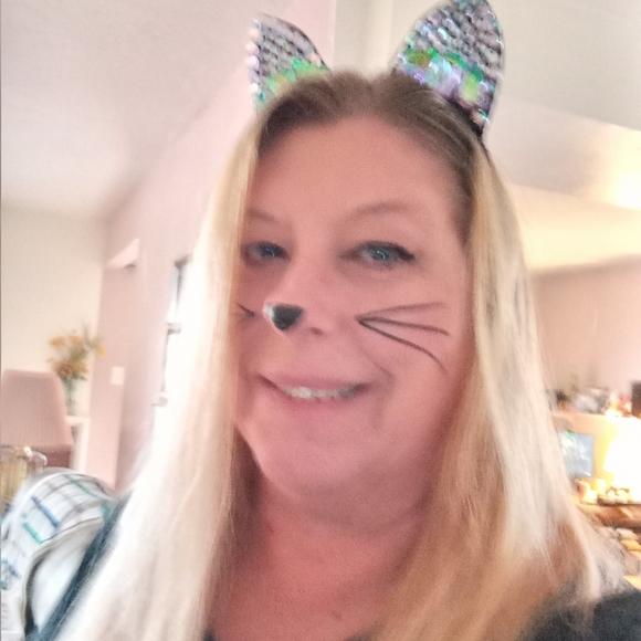 Meet your Posher, Tracey - Picture 1 of 1